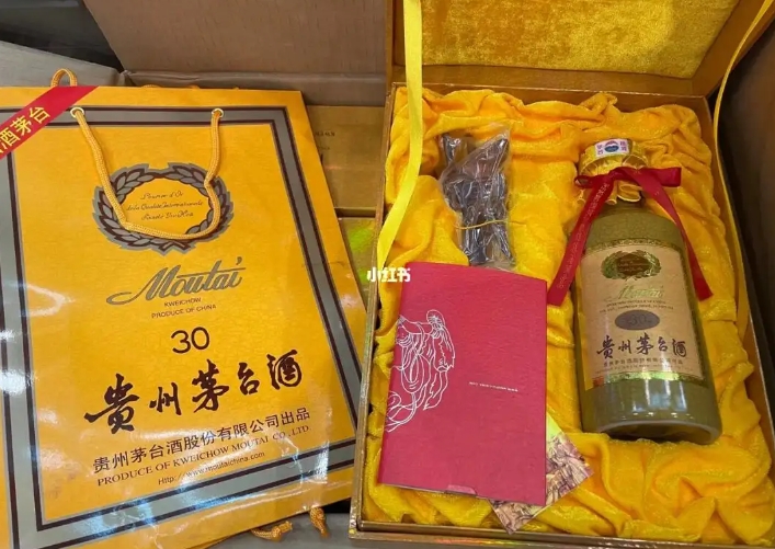 云南茅台30年与存放三十年老茅台酒质有什么区别？哪个回收价格更高？