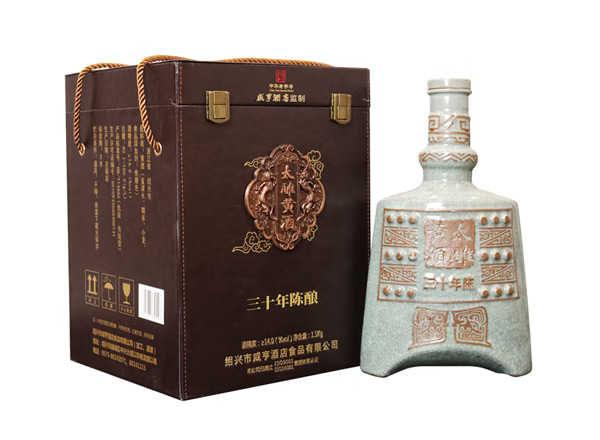 云南咸亨酒店太雕黄酒回收太雕三十年陈酿绍兴黄酒1.5kg礼盒装行情价格