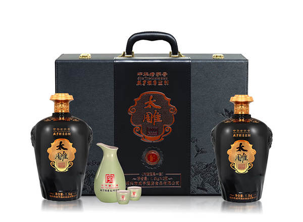 云南咸亨酒店太雕黄酒回收太雕2007原酿礼盒1.5kg*2糯米酒半甜绍兴黄酒行情价格