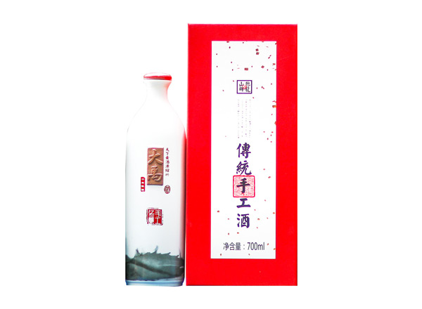 云南抱龙山牌大禹黄酒回收大禹二十年陈酿手工冬酿20年传统手工酒行情价格